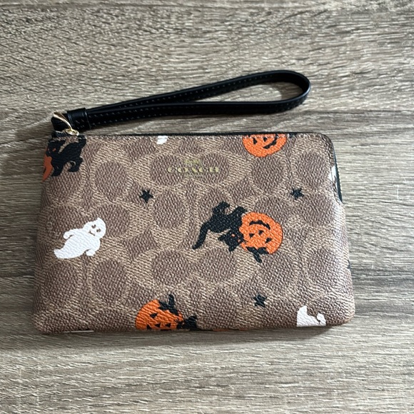 Coach Wristlet Sig Canvas With Halloween Print NWT - Picture 1 of 7